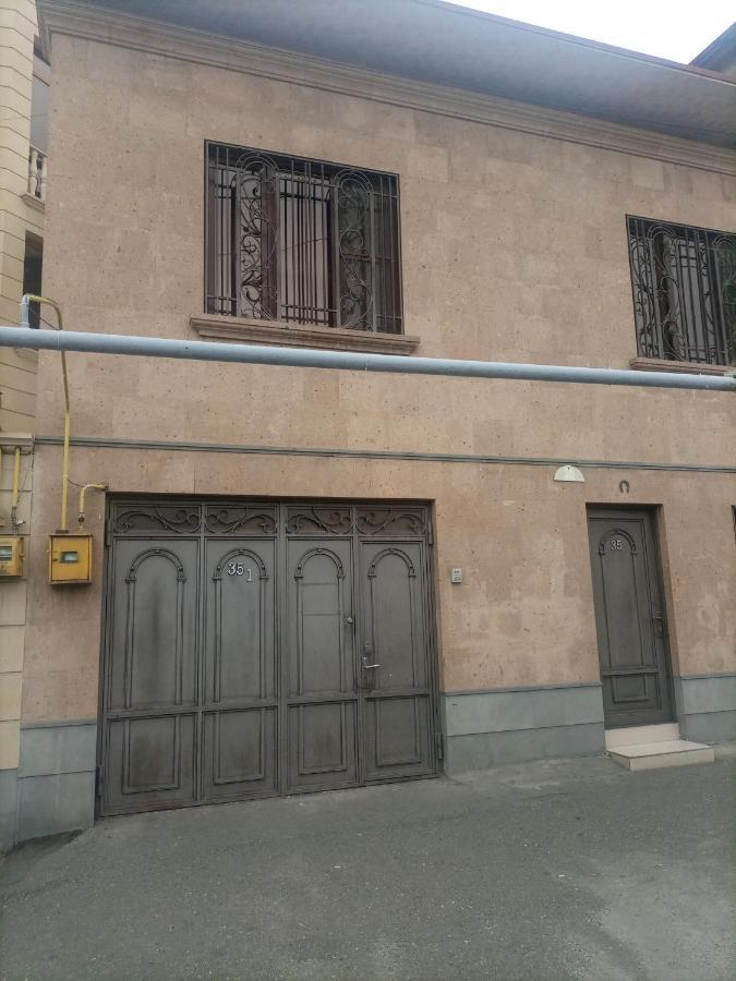 Hero Hostel Ереван Экстерьер фото